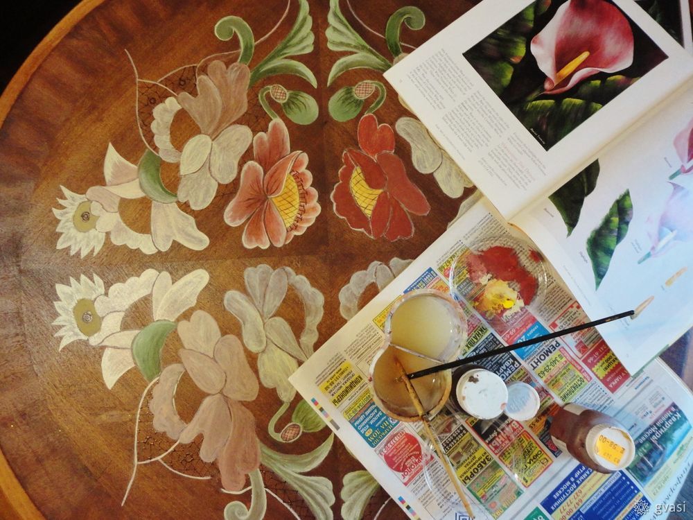 Новая жизнь старого стола: расписываем столешницу с использованием схемы старинной вышивки, фото № 12