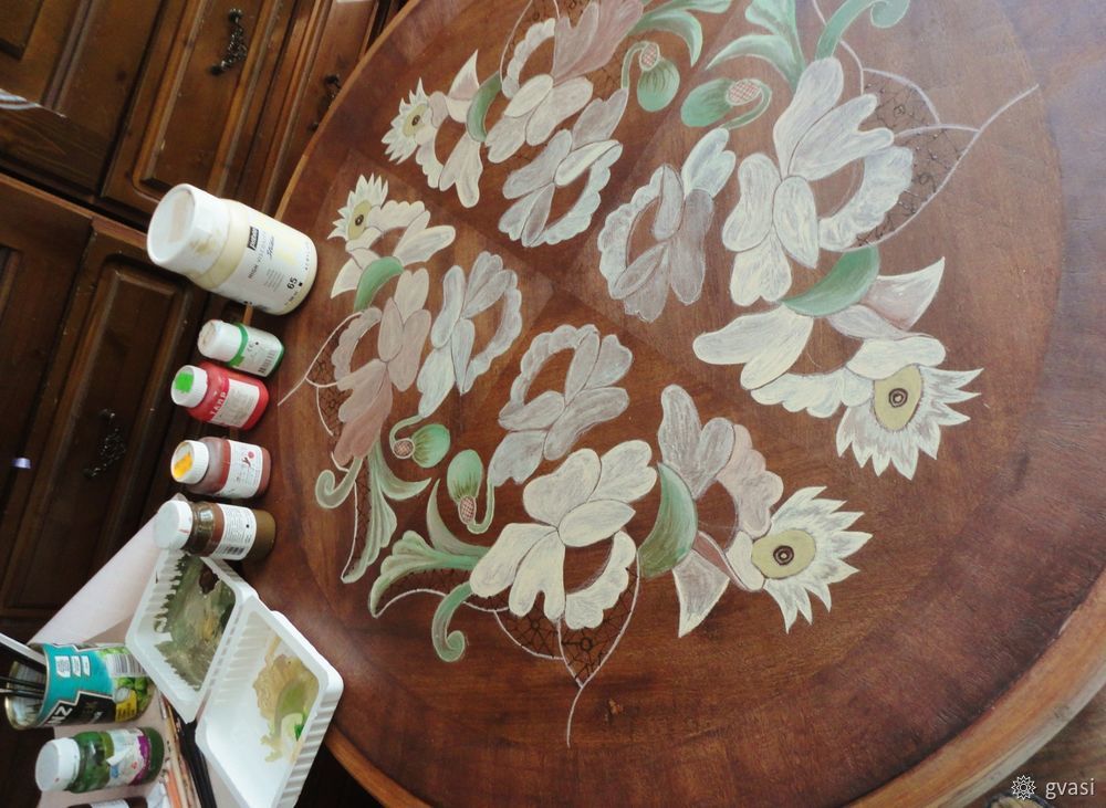 Новая жизнь старого стола: расписываем столешницу с использованием схемы старинной вышивки, фото № 11